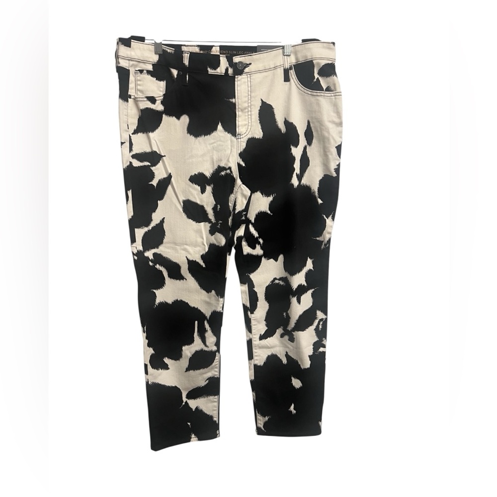 Chico's Black and White Slim Girlfriend Ankle Jeans Stretchy.